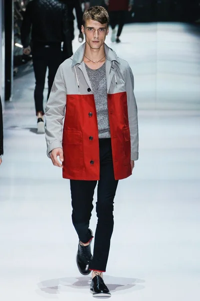 Look 5